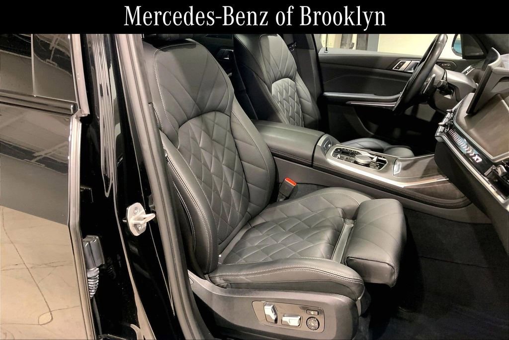 Used 2024 BMW X7 xDrive40i w/ M Sport Package image 8