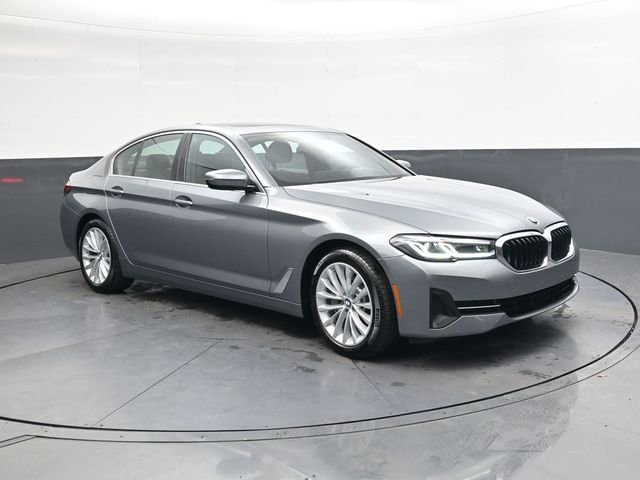 Used 2023 BMW 530i xDrive image 2