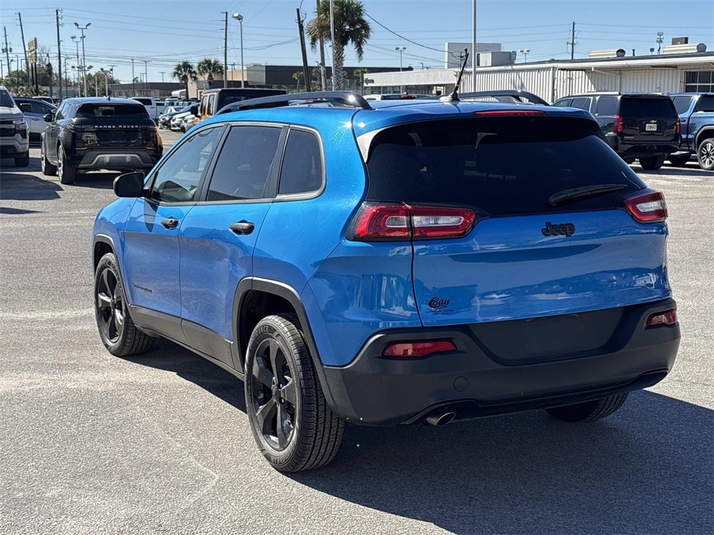 Used 2017 Jeep Cherokee Sport image 3