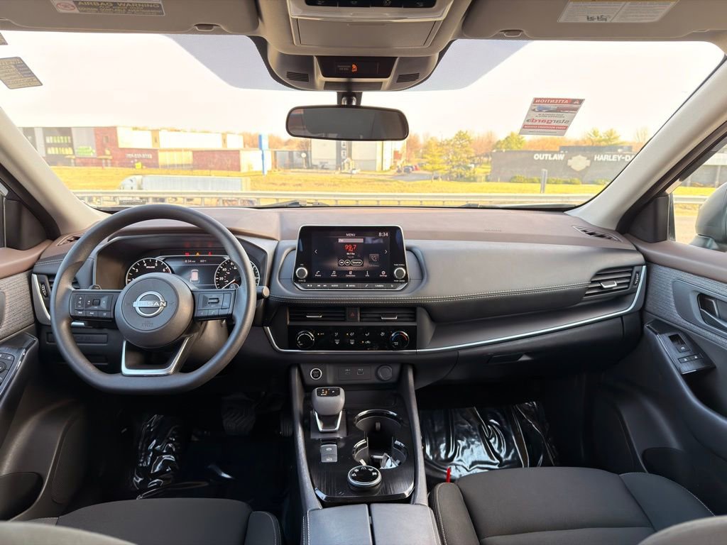 Used 2023 Nissan Rogue S AWD/4WD image 24