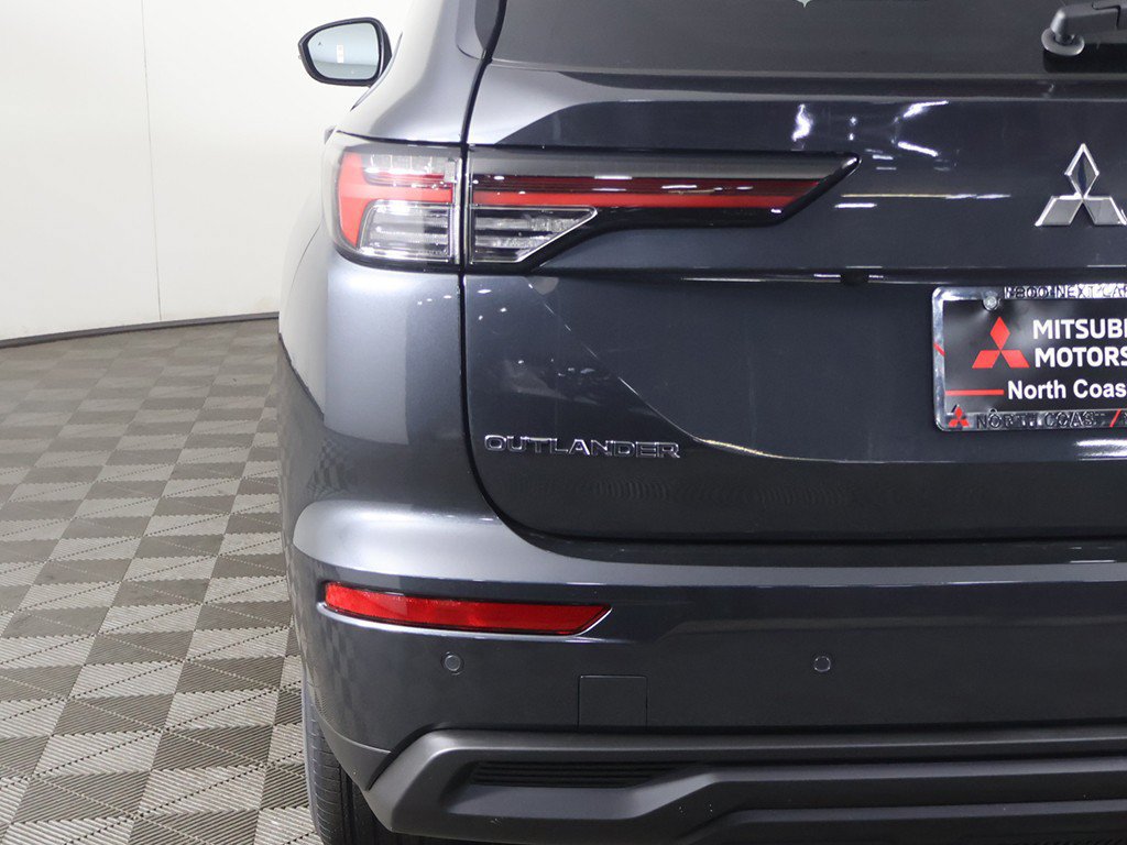 New 2026 Mitsubishi Outlander ES AWD/4WD image 14