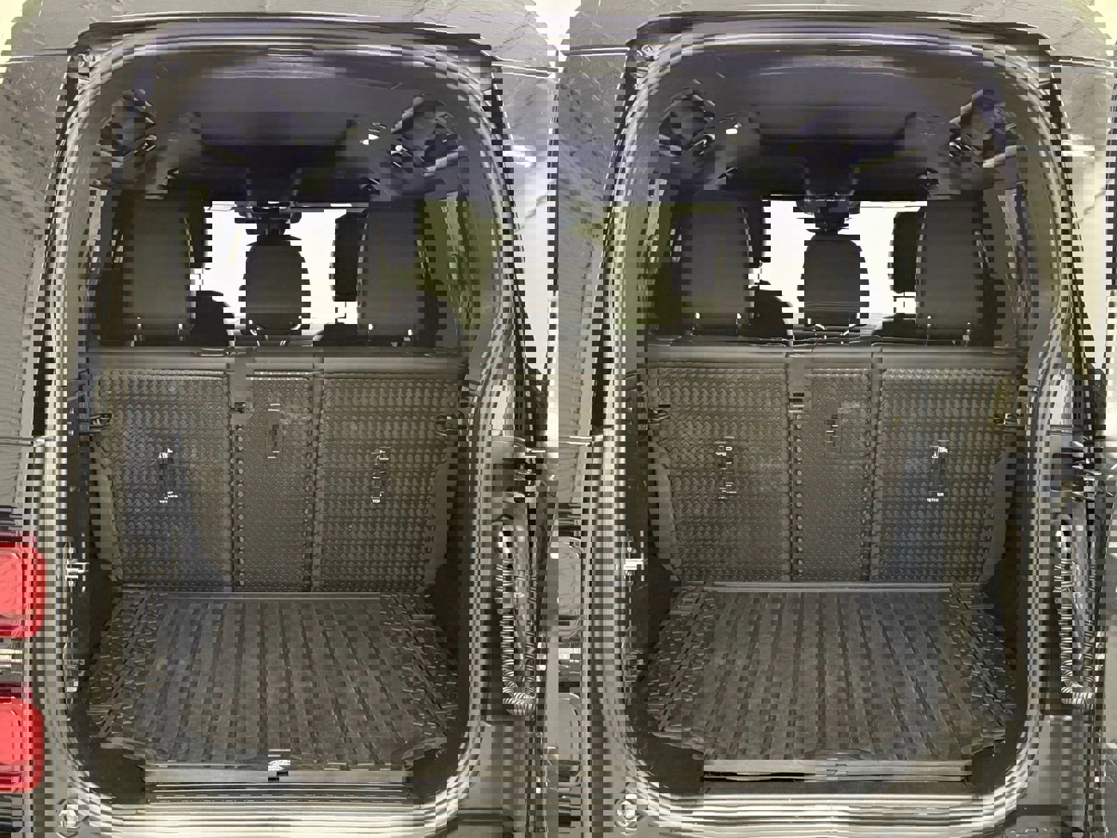 Used 2022 Land Rover Defender 110 S image 49