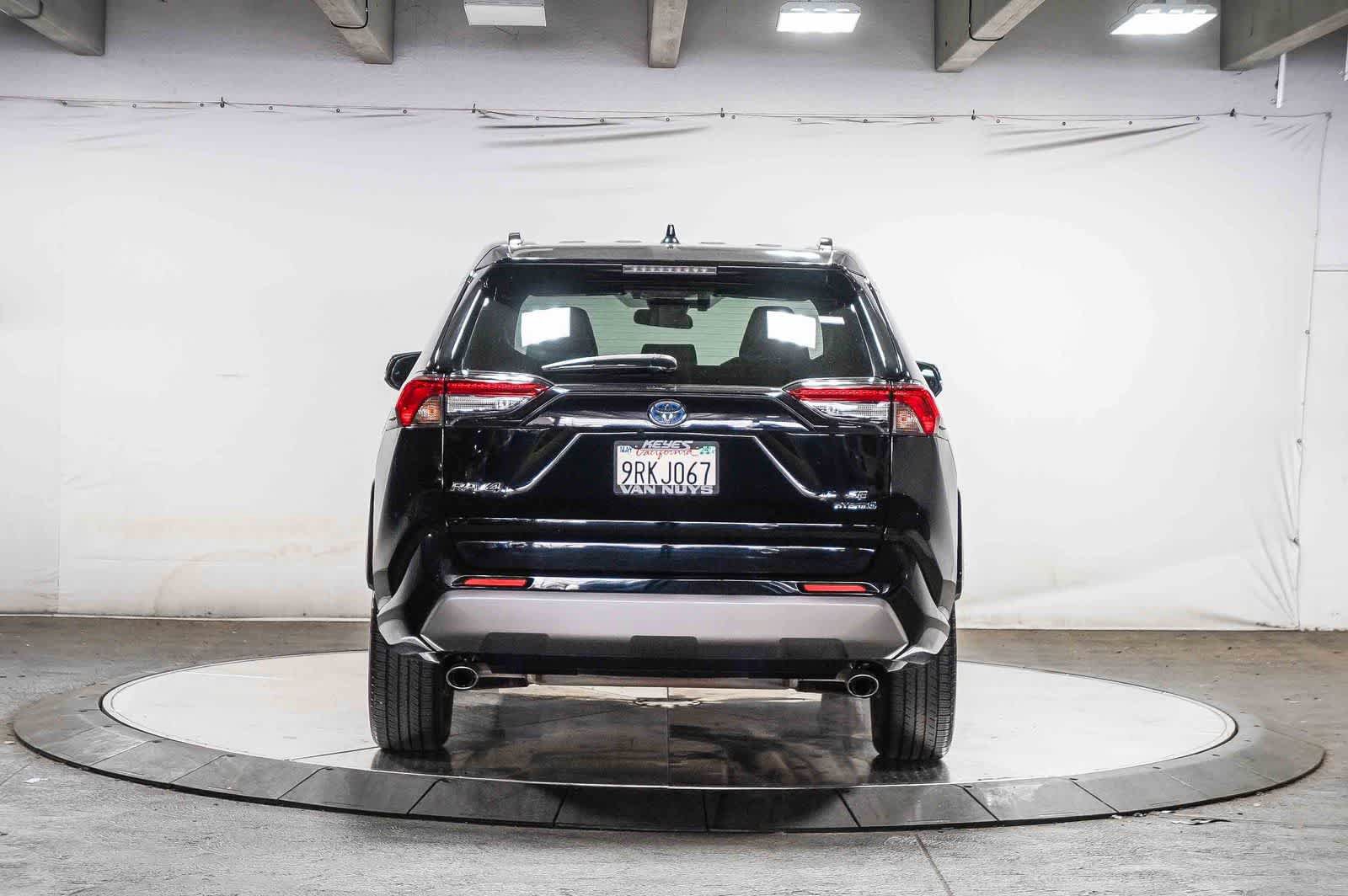 Certified 2022 Toyota RAV4 SE w/ Convenience Package AWD/4WD image 3
