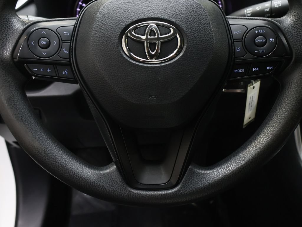Used 2019 Toyota RAV4 LE FWD image 18