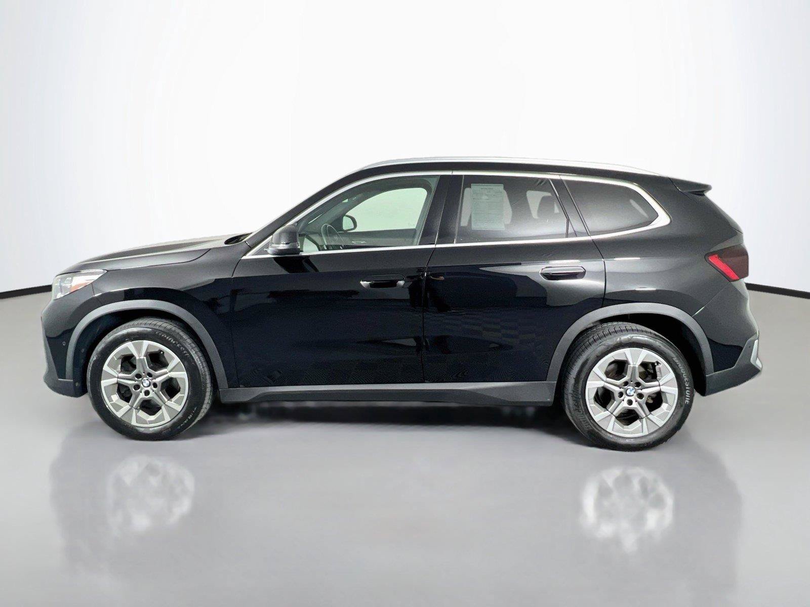 Used 2023 BMW X1 xDrive28i w/ Convenience Package AWD/4WD image 3