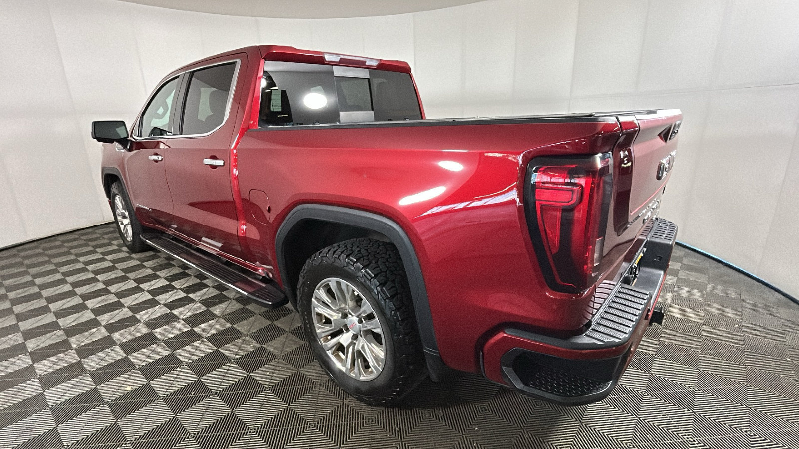 Used 2021 GMC Sierra 1500 Denali AWD/4WD image 5