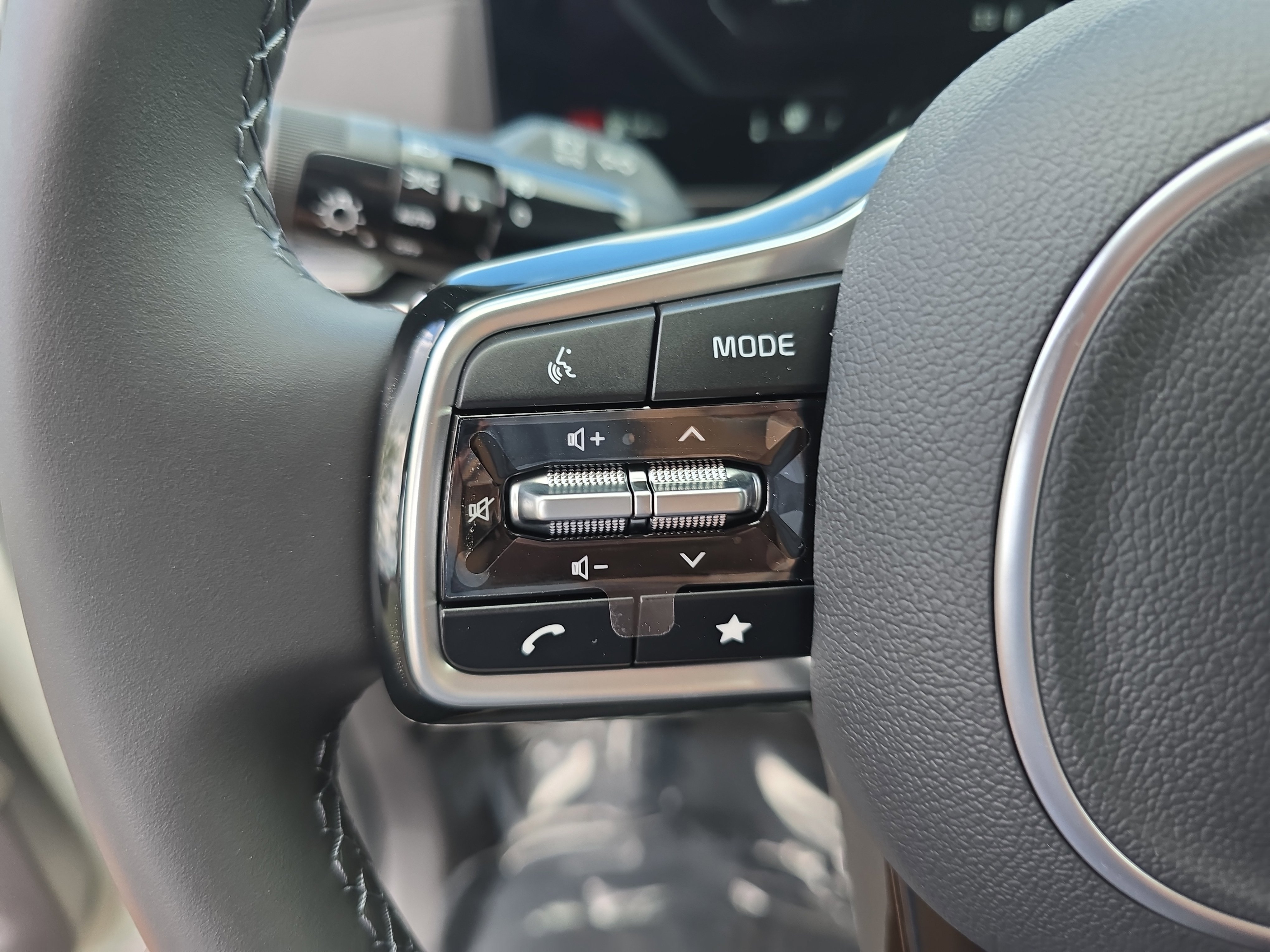 New 2026 Kia Carnival SX image 19