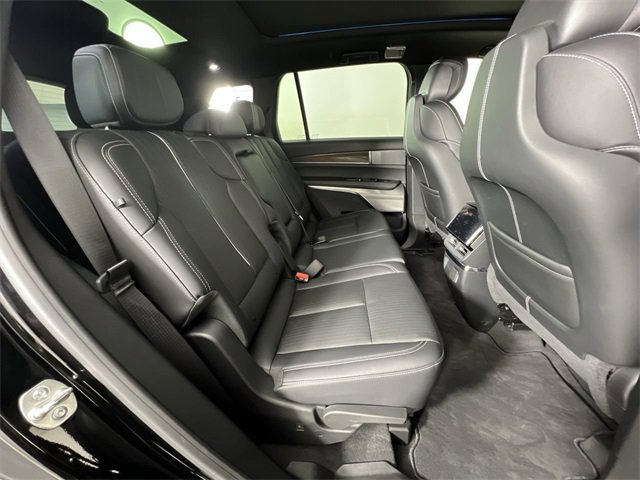 Used 2026 Cadillac Vistiq Luxury image 28