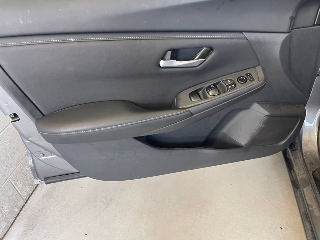Certified 2025 Nissan Sentra SV FWD image 9