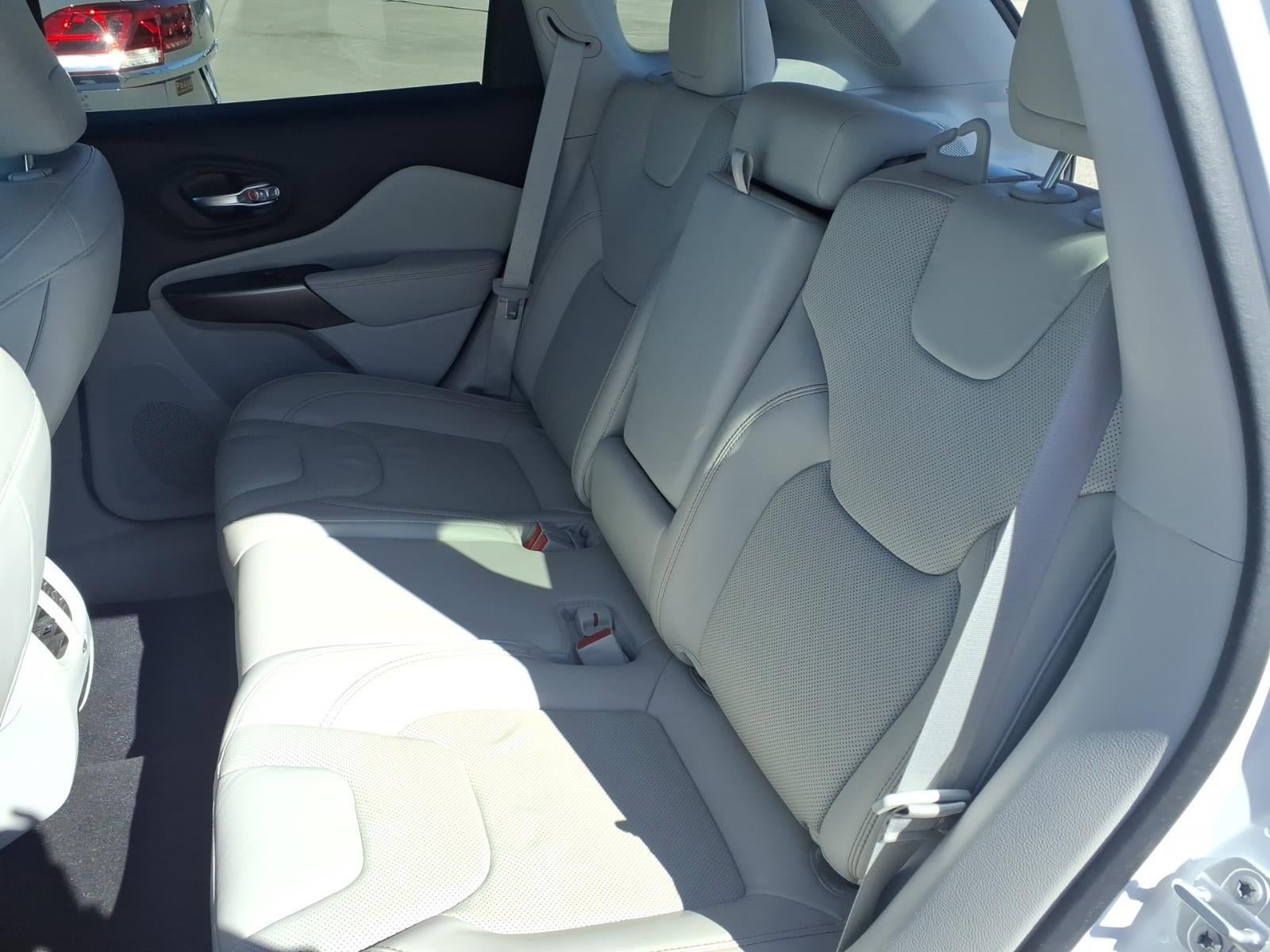 Used 2020 Jeep Cherokee Limited image 18