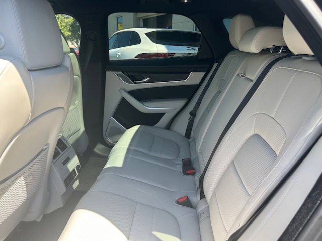 New 2026 Jaguar F-PACE R-Dynamic S image 17