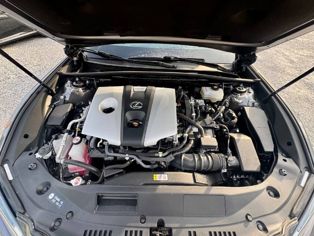 Used 2020 Lexus ES 300h w/ Premium Package image 14