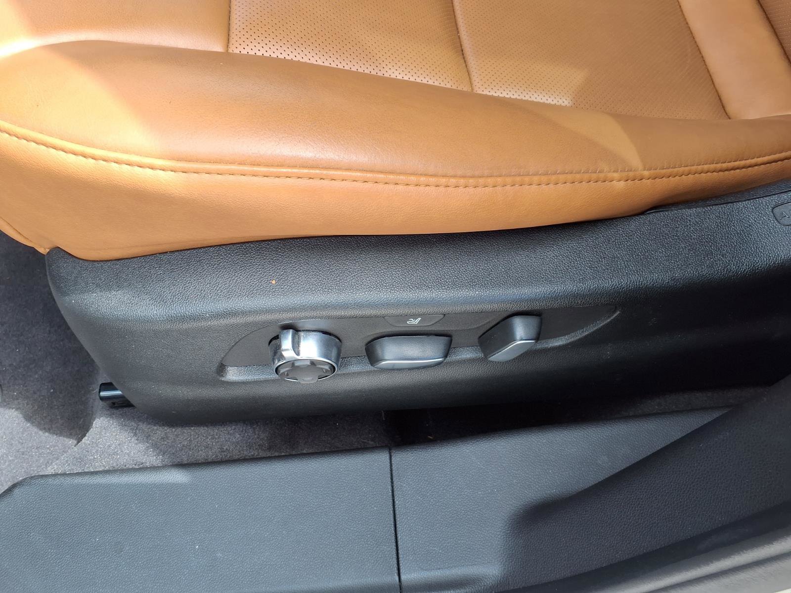 Used 2023 Cadillac XT4 Sport image 21