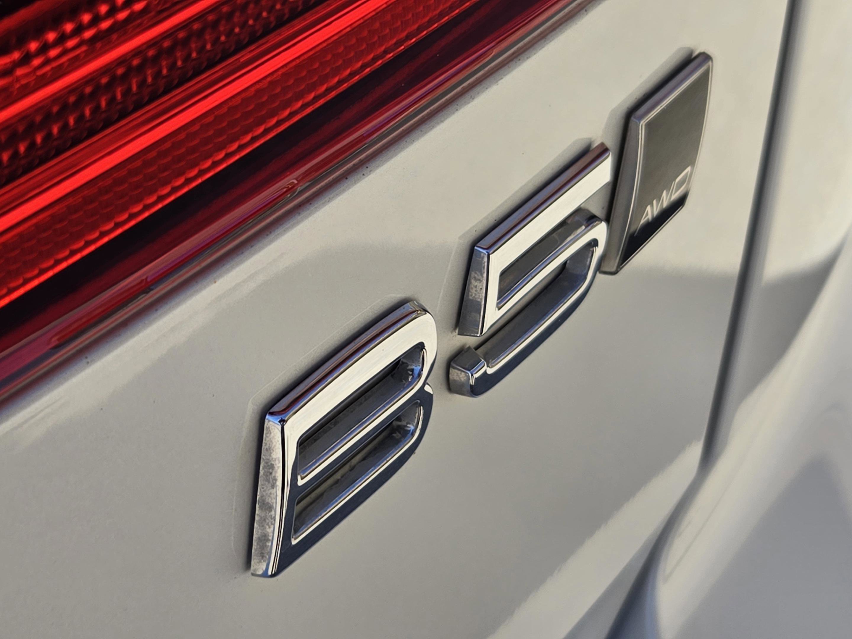 Used 2024 Volvo XC60 B5 Plus w/ Protection Package Premier image 18