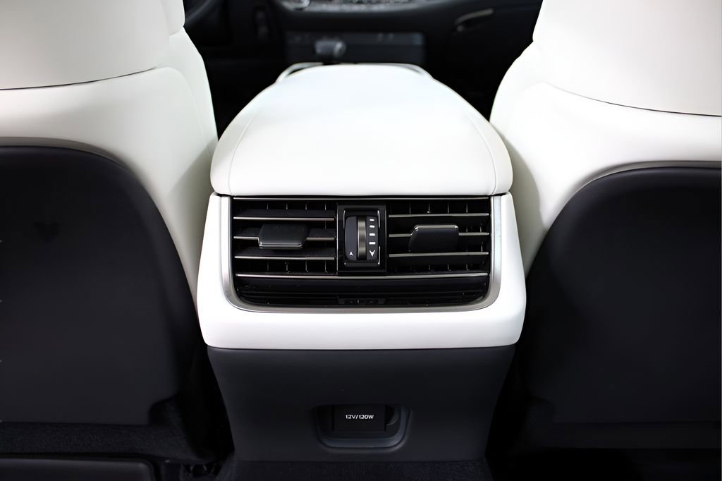 Used 2023 Lexus LS 500 w/ Interior Upgrade Package image 18