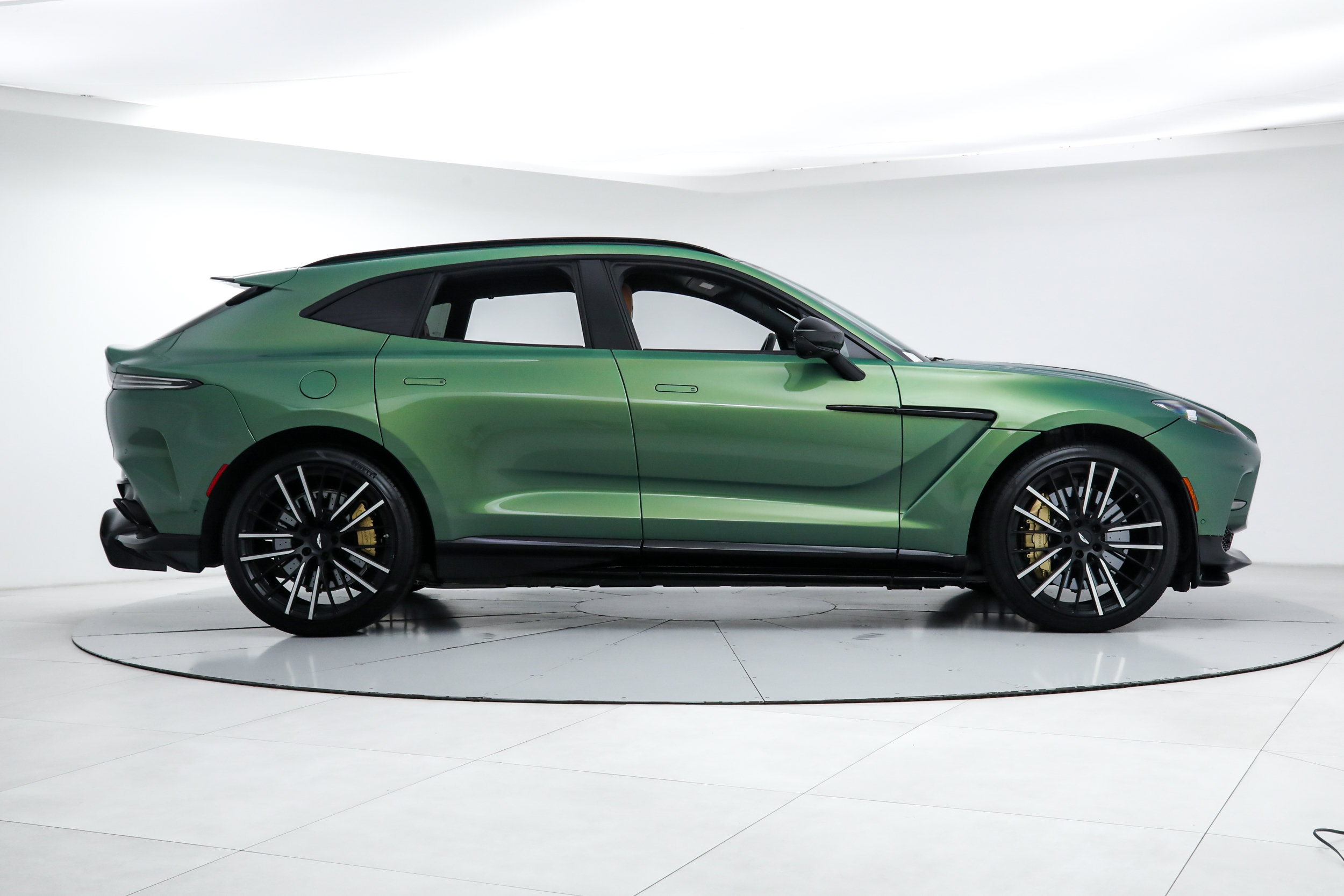 Used 2023 Aston Martin DBX 707 AWD/4WD image 6