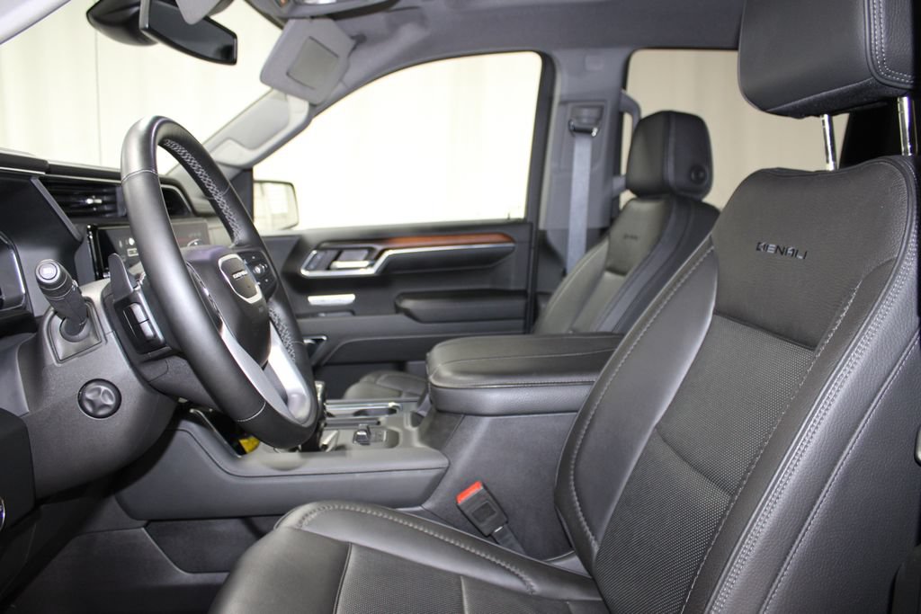 Used 2024 GMC Sierra 1500 Denali AWD/4WD image 17