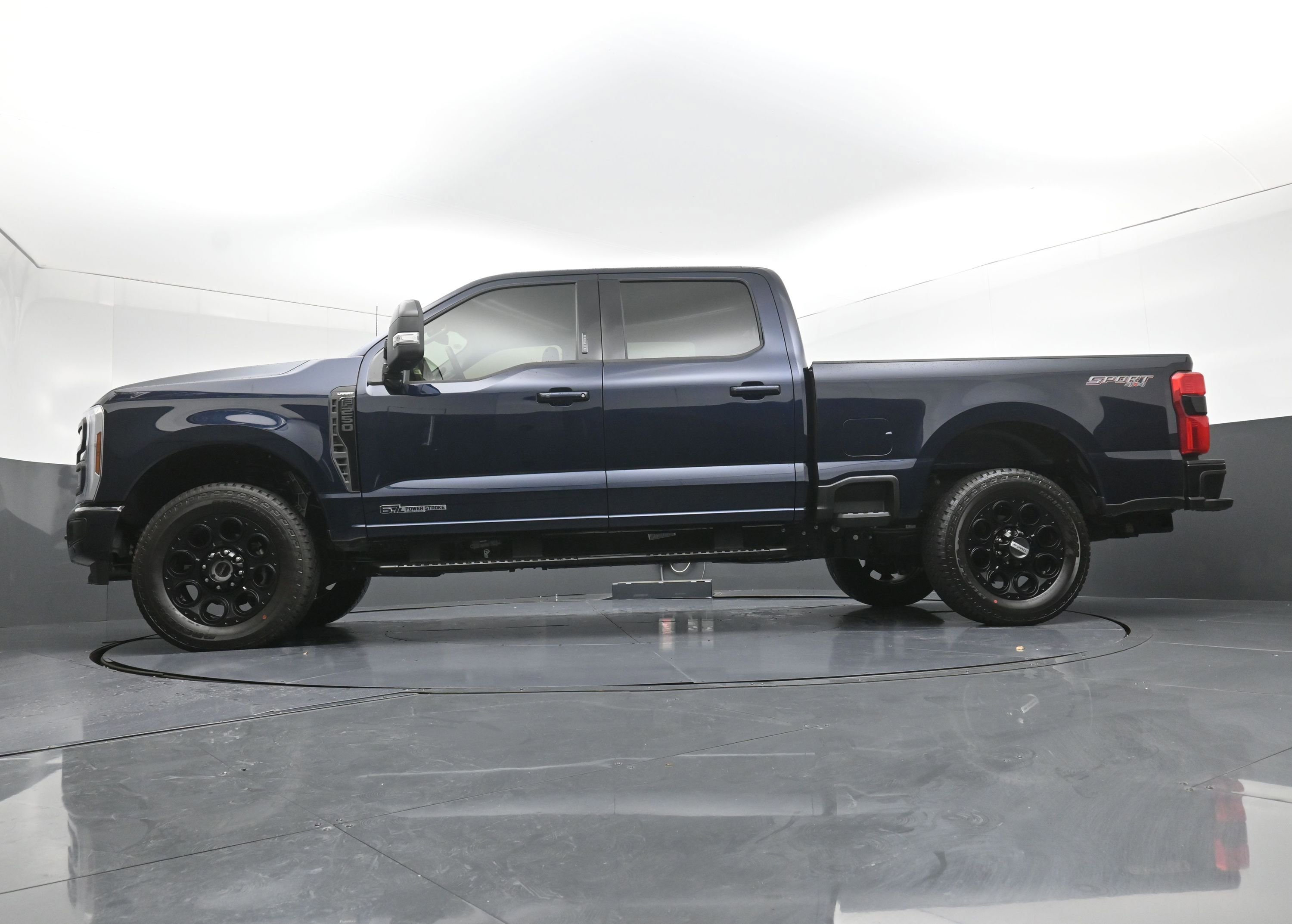 Used 2024 Ford F250 Lariat w/ Lariat Ultimate Package AWD/4WD image 31