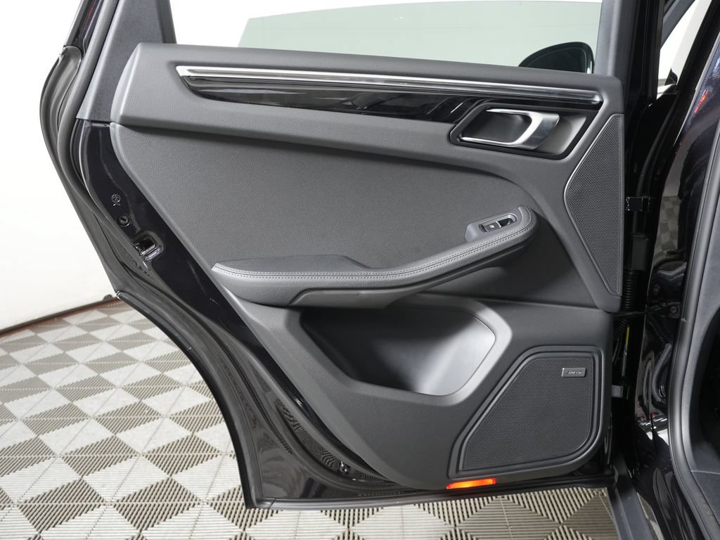 New 2026 Porsche Macan AWD/4WD image 30