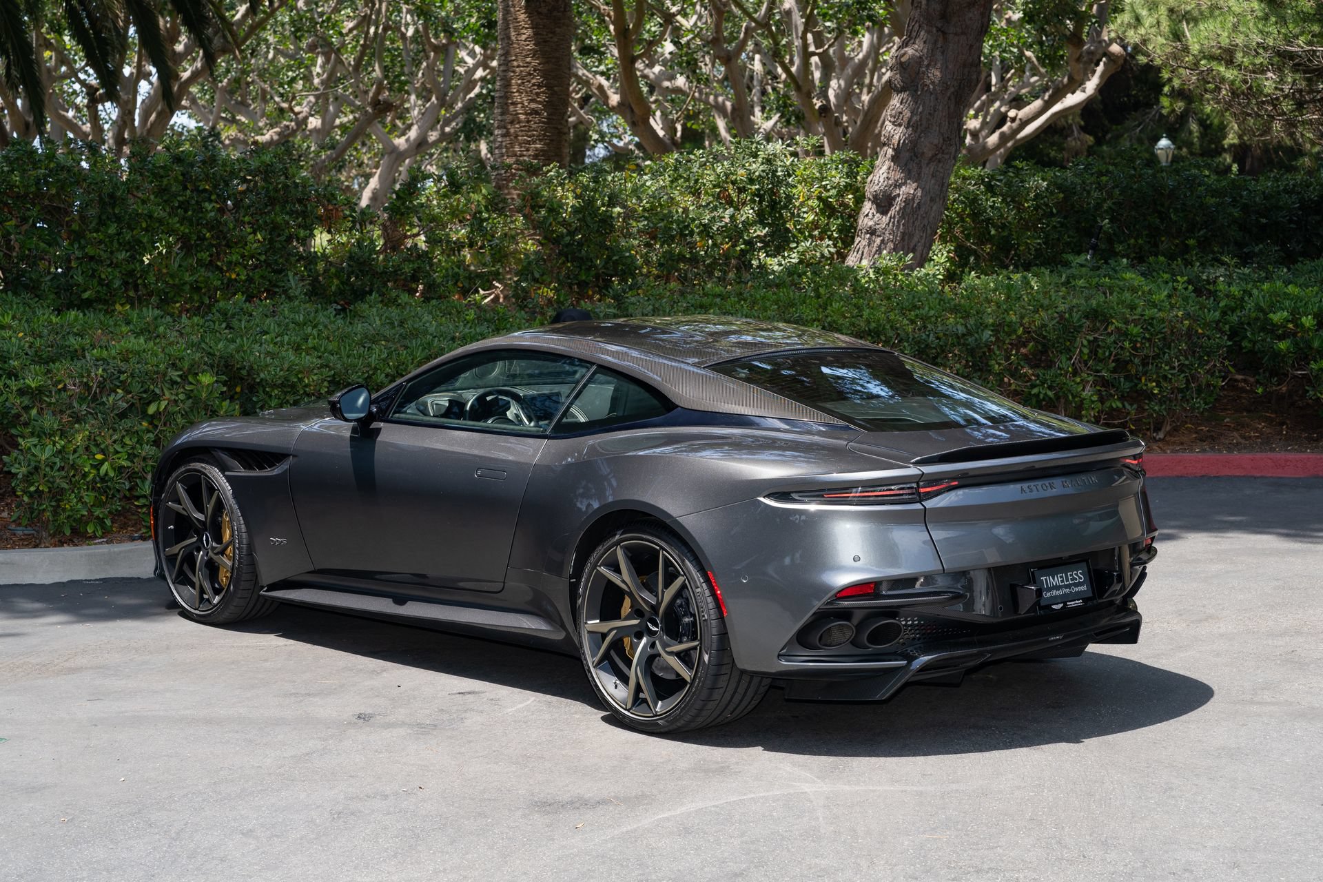 Used 2019 Aston Martin DBS Superleggera RWD image 2