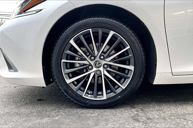Certified 2022 Lexus ES 350 w/ Premium Package FWD image 34