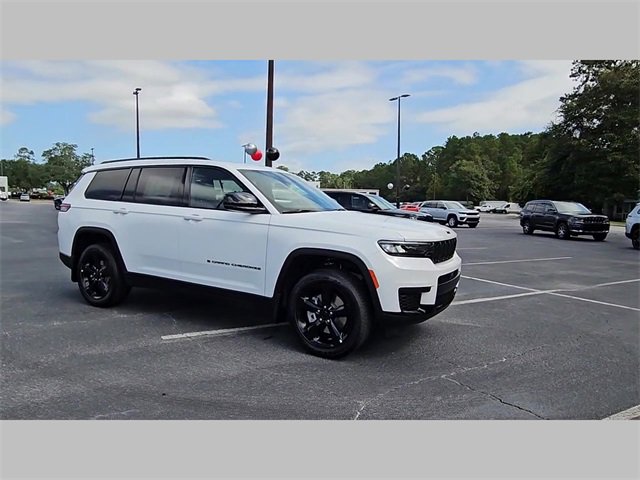 New 2025 Jeep Grand Cherokee L Altitude image 39