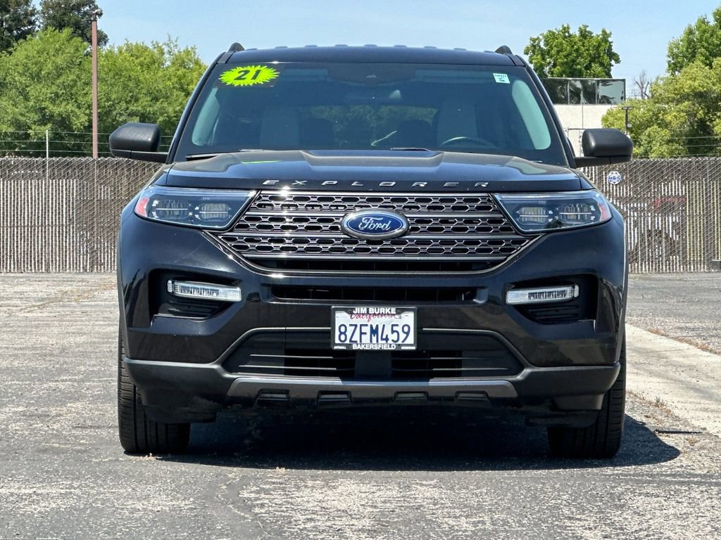 Certified 2021 Ford Explorer XLT w/ Equipment Group 202A RWD image 8