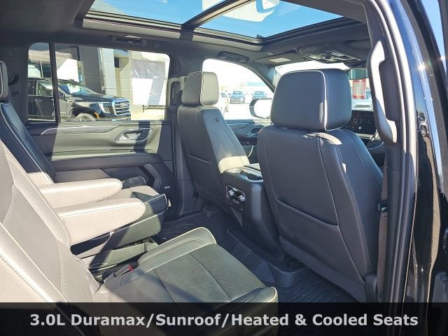 Used 2023 GMC Yukon XL SLT w/ SLT Premium Package image 38