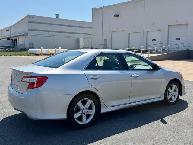 Used 2014 Toyota Camry SE FWD image 4