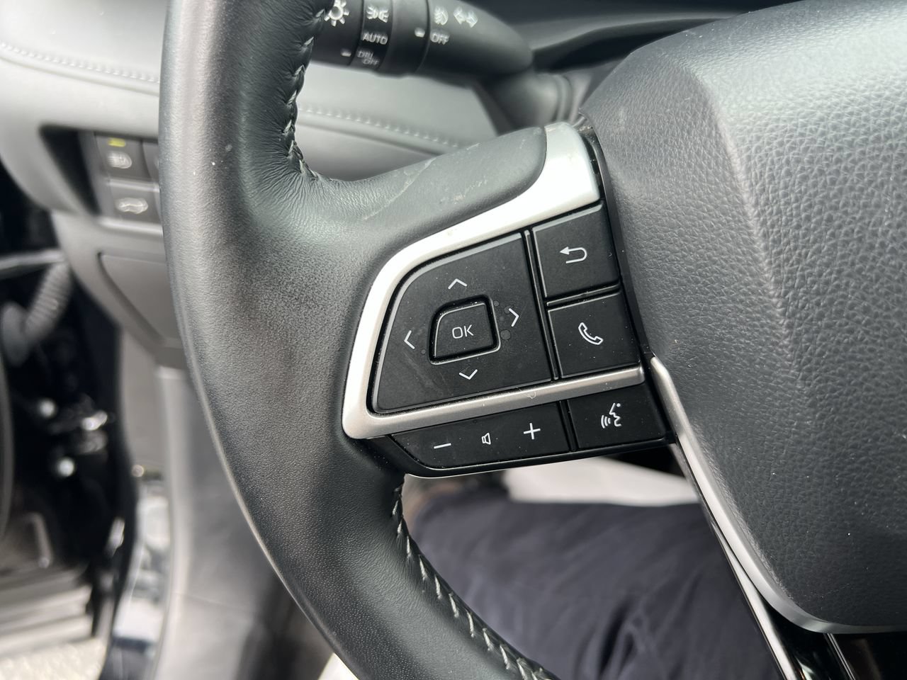 Used 2025 Toyota Highlander XSE AWD/4WD image 19