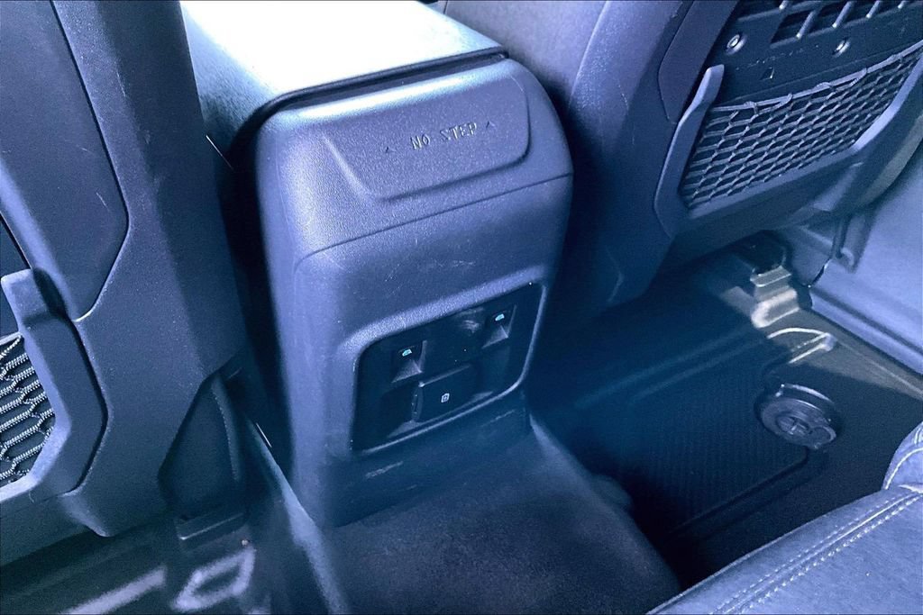 Used 2023 Ford Bronco Big Bend w/ Sasquatch Package AWD/4WD image 10