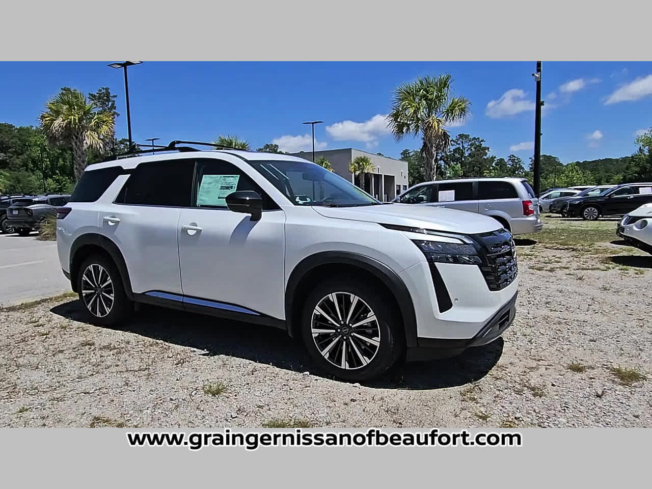 New 2026 Nissan Pathfinder Platinum FWD image 16