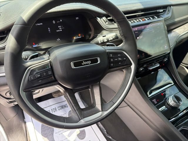 Used 2023 Jeep Grand Cherokee Limited AWD/4WD image 26