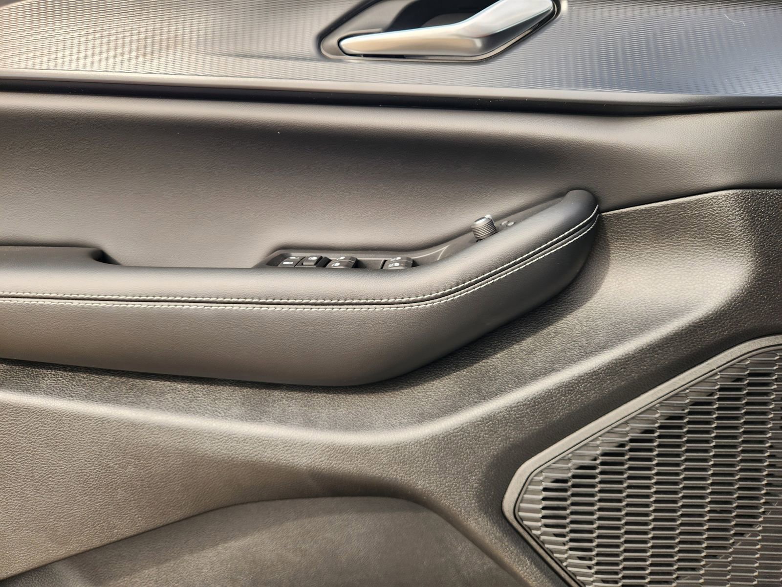 New 2025 Jeep Grand Cherokee Laredo image 18