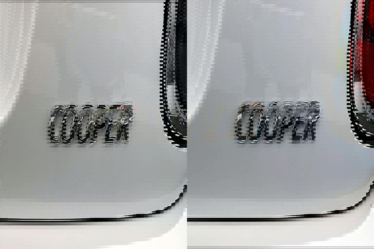 Used 2024 MINI Cooper 2-Door Hardtop w/ Storage Package FWD image 10