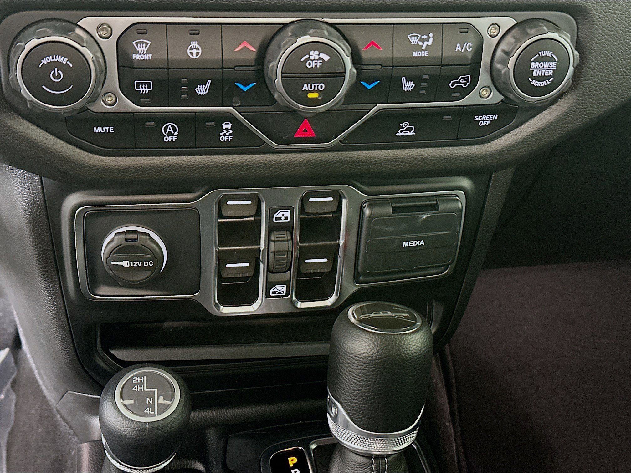 Used 2025 Jeep Gladiator Sport AWD/4WD image 23