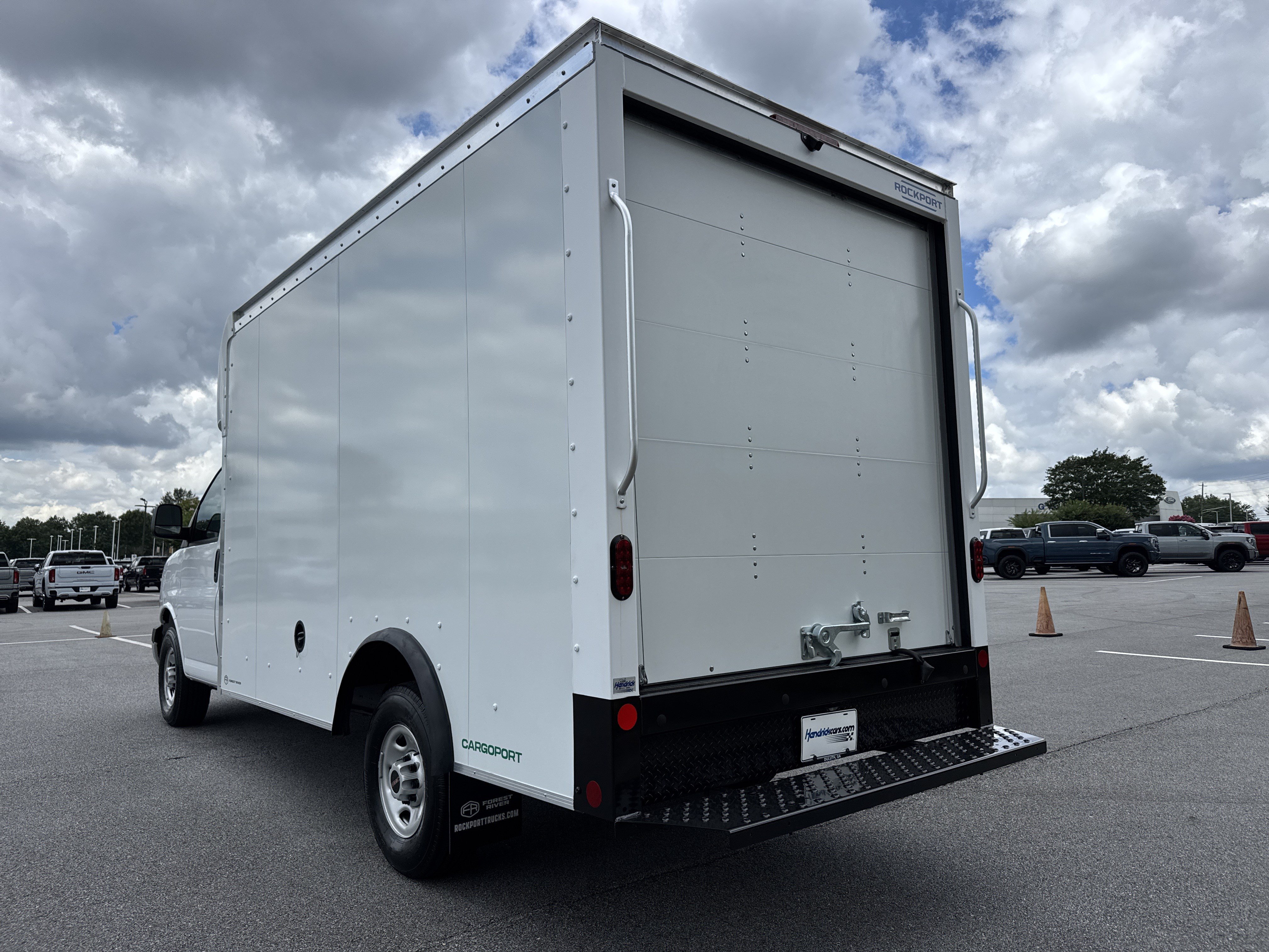 New 2026 GMC Savana 3500 w/ Power Convenience Package RWD image 8