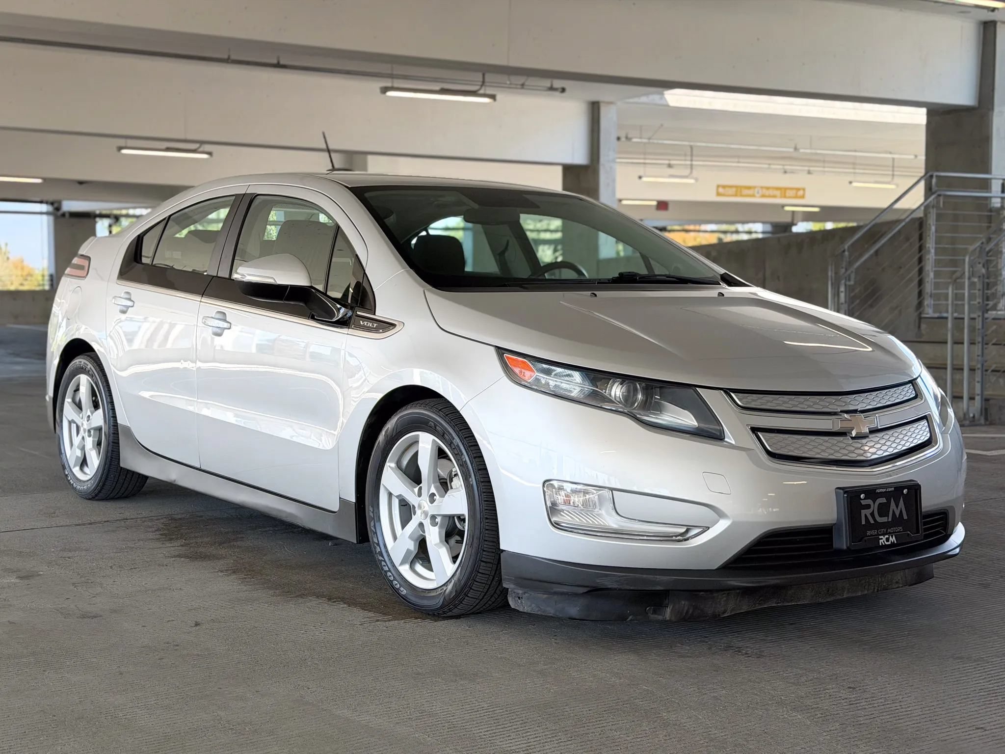 Used 2015 Chevrolet Volt FWD image 3