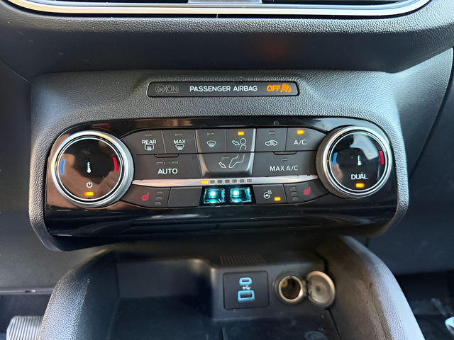 Used 2022 Ford Escape SEL FWD image 17