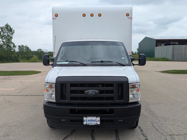 Used 2024 Ford E-450 and Econoline 450 Super Duty RWD image 3