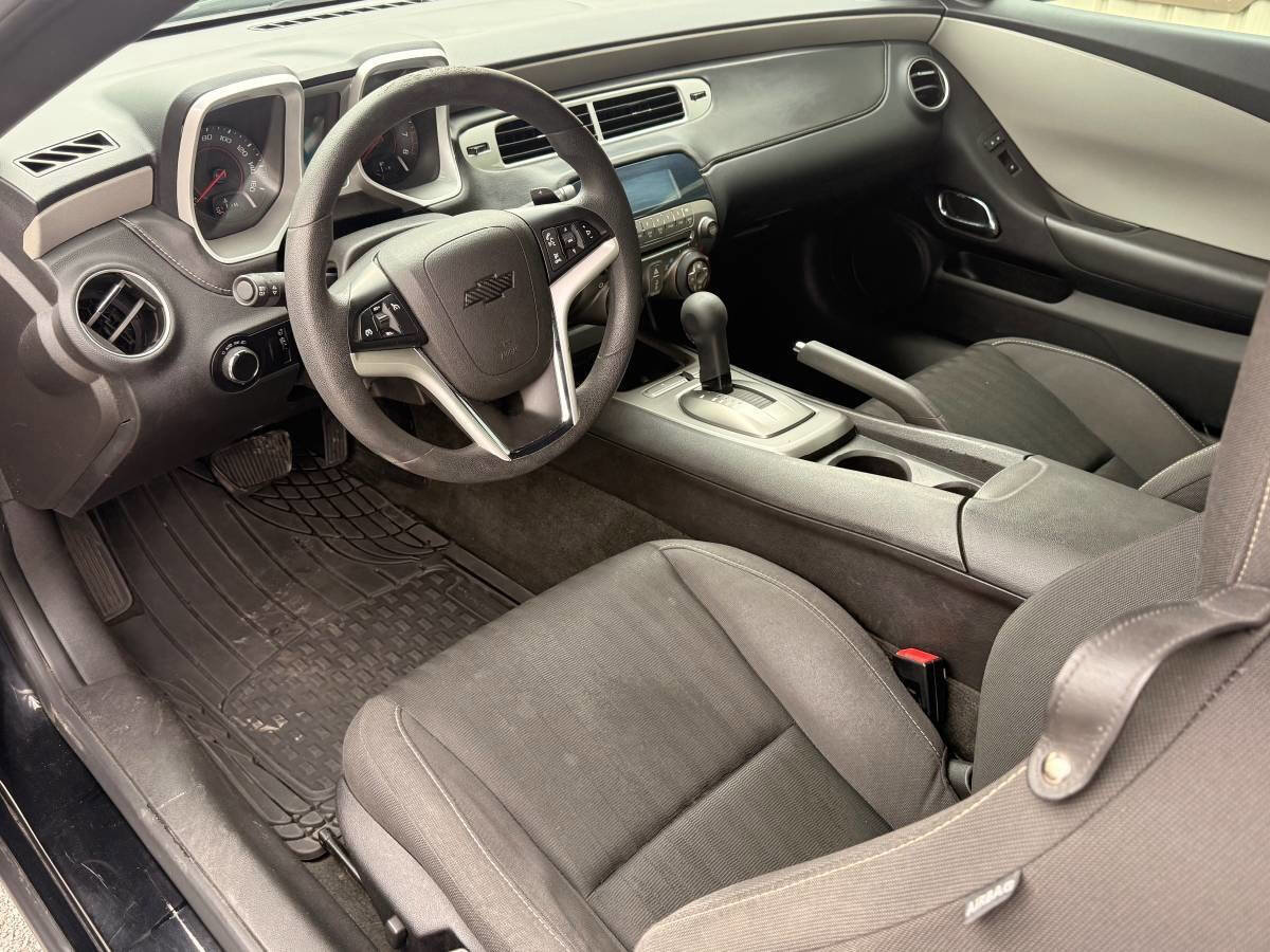 Used 2013 Chevrolet Camaro LS RWD image 9