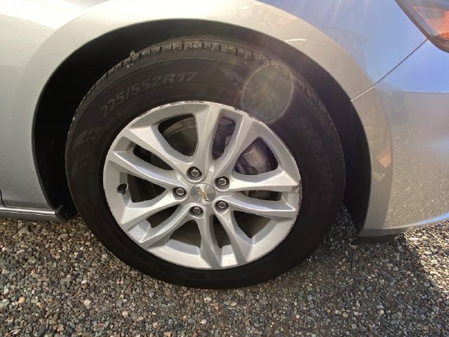 Used 2017 Chevrolet Malibu LT FWD image 7