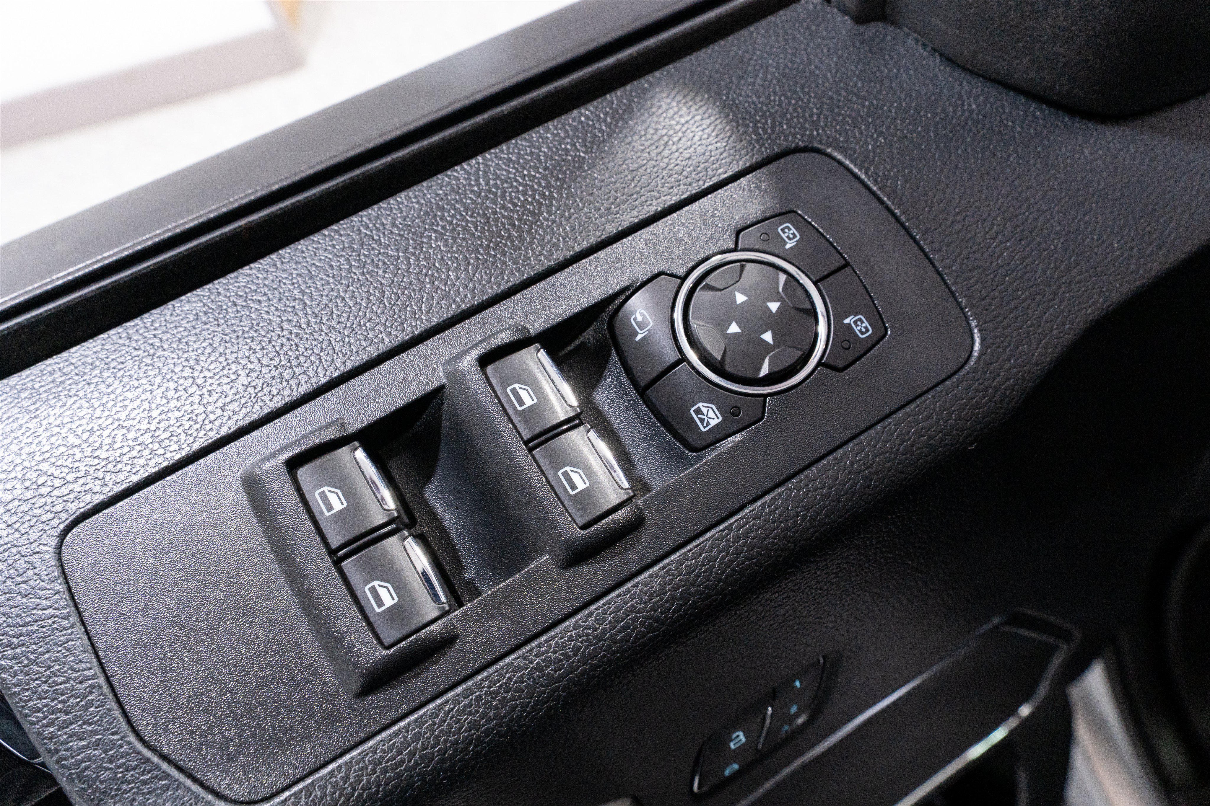 Used 2018 Ford F150 Lariat w/ Equipment Group 502A Luxury AWD/4WD image 18