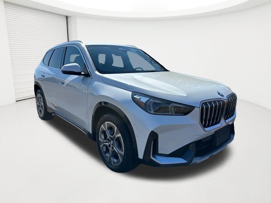 Used 2025 BMW X1 xDrive28i image 3