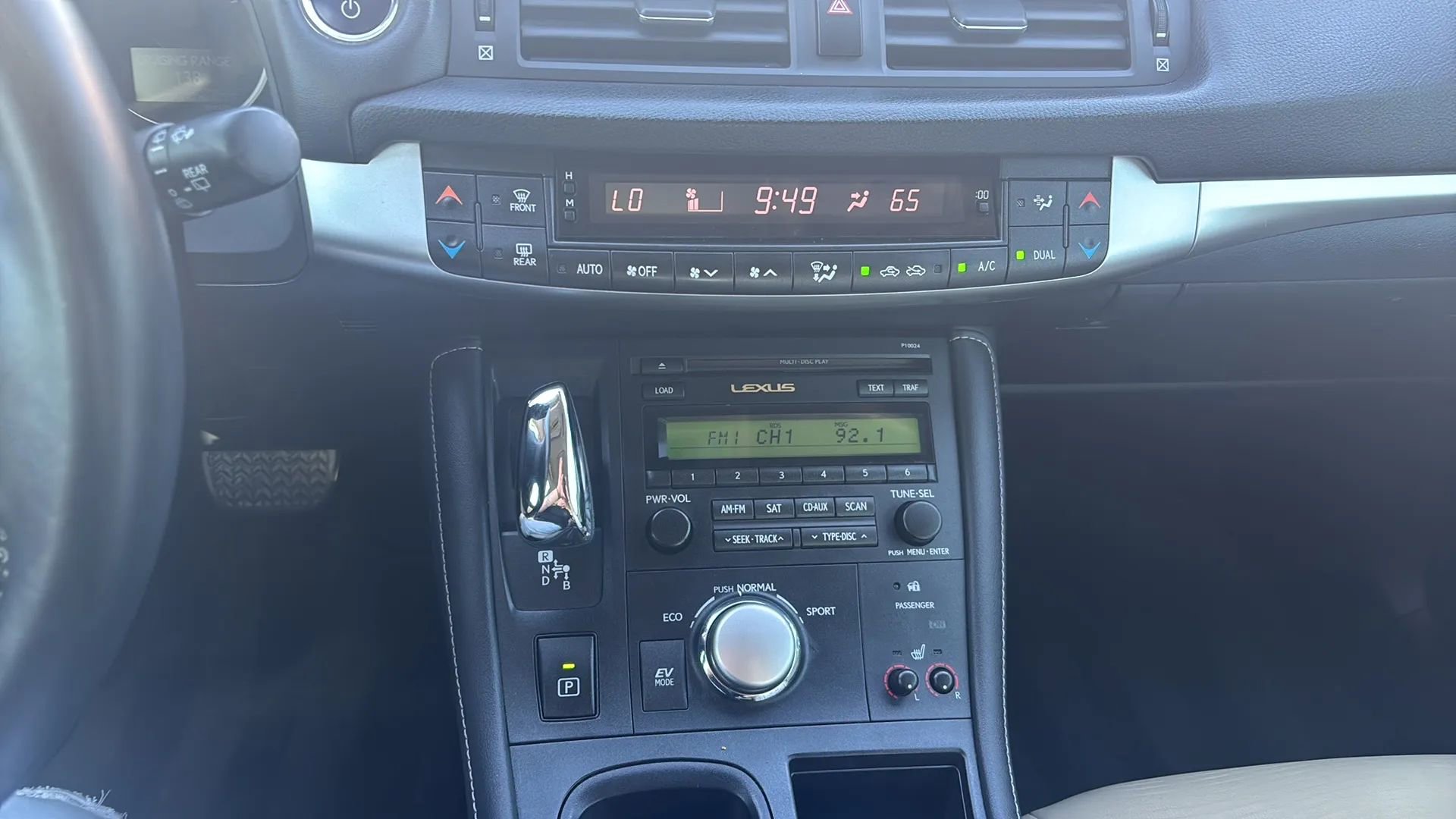 Used 2011 Lexus CT 200h image 11