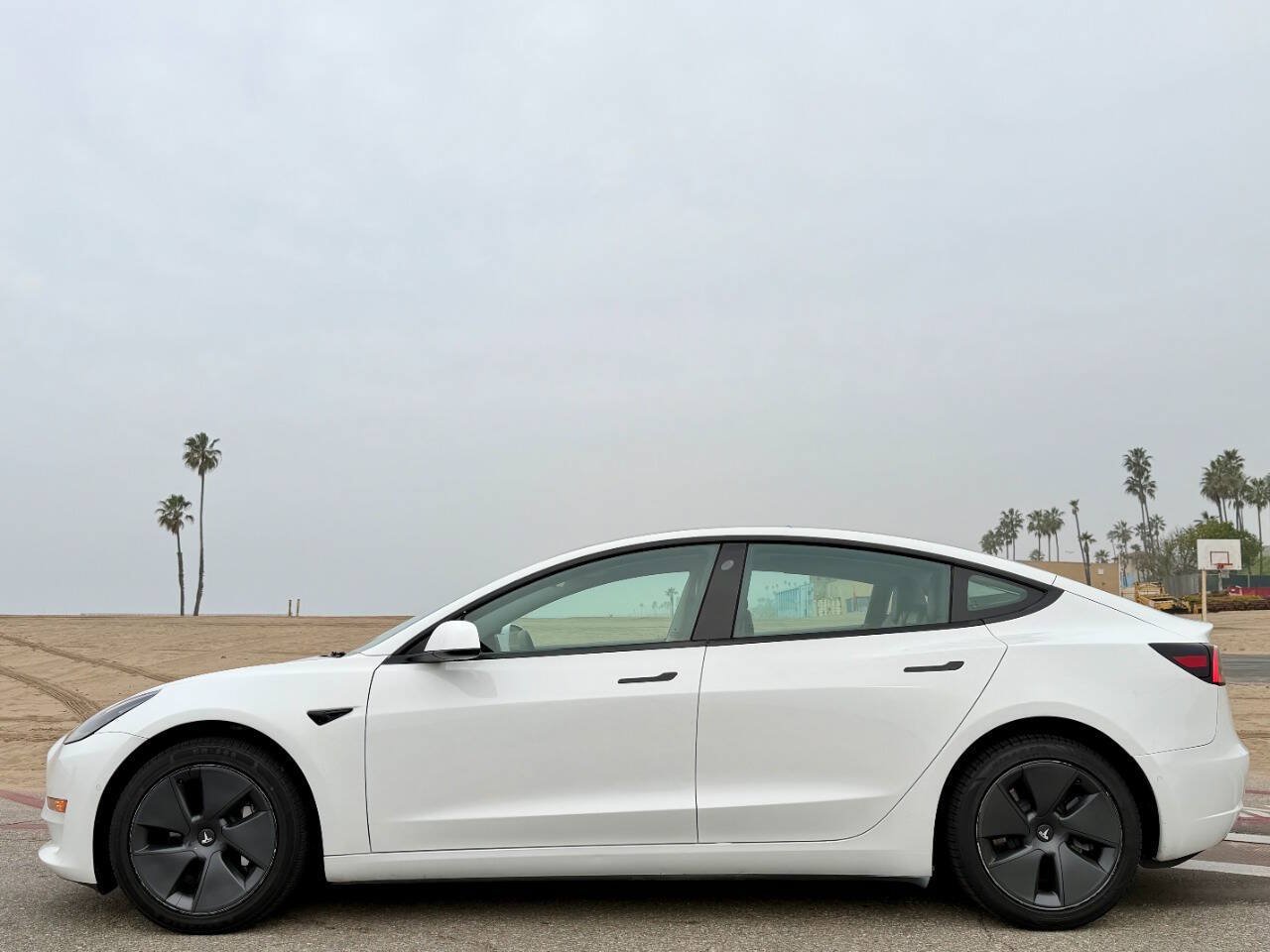 Used 2022 Tesla Model 3 Long Range AWD/4WD image 2