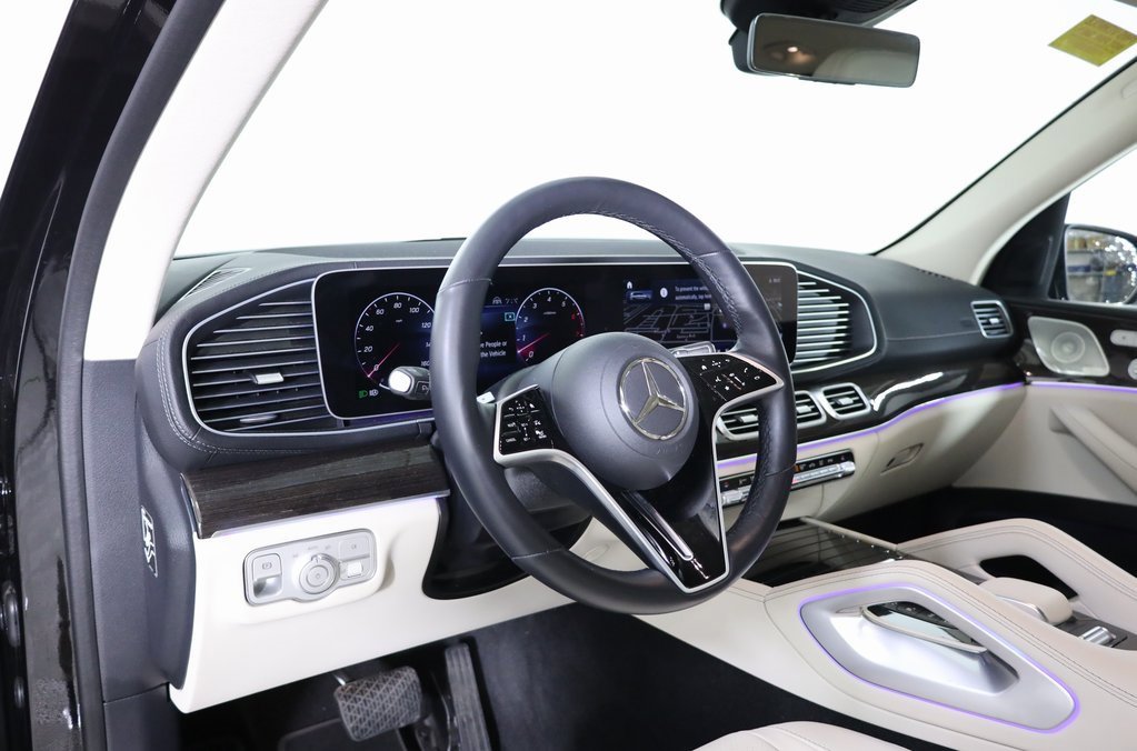 Used 2025 Mercedes-Benz GLS 450 4MATIC image 28