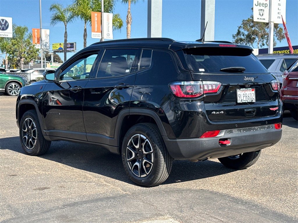 Used 2024 Jeep Compass Trailhawk image 11
