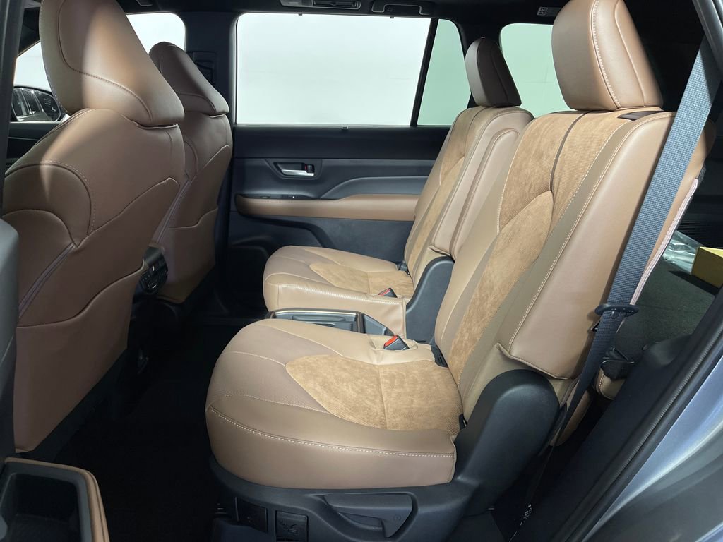 New 2026 Toyota Grand Highlander AWD Hybrid image 13
