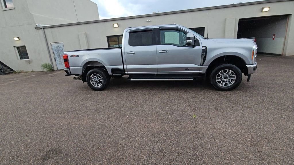 Used 2023 Ford F350 Lariat image 9